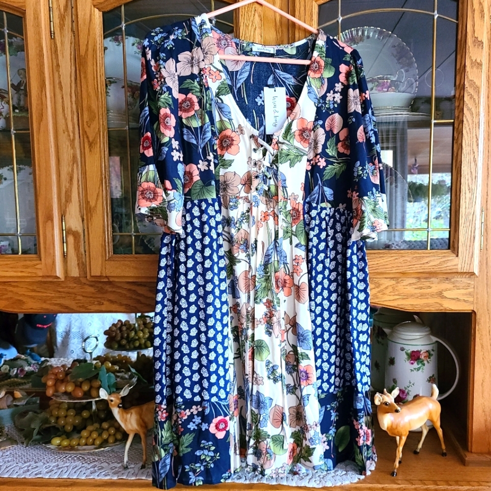 WREN & IVORY DRESS~NWT - Picture 1 of 7
